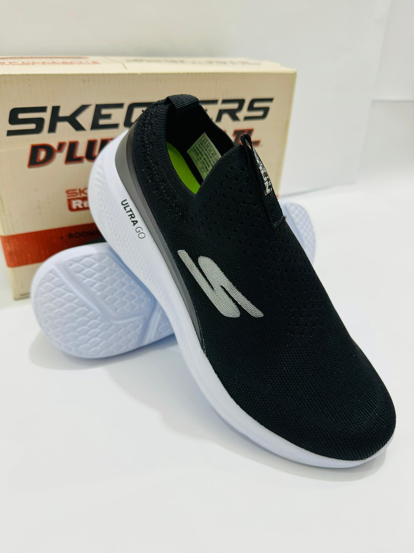 Black White Skechers