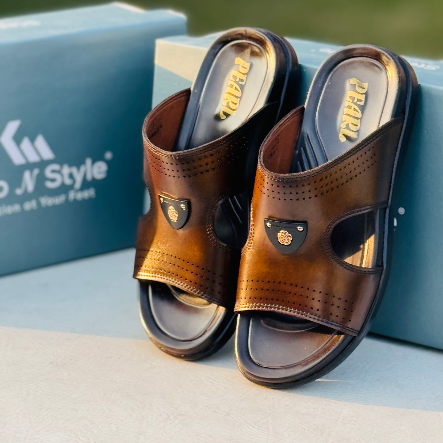 BROWN URBAN SLIPPERS (ART-815 )