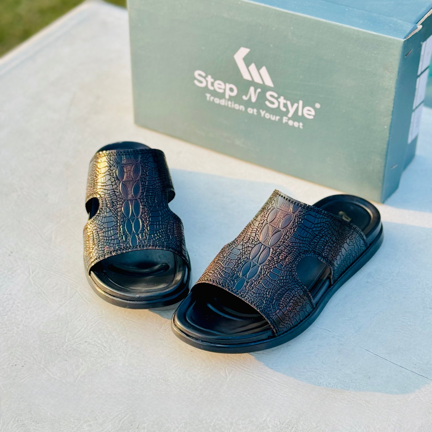 CROC-TEXTURED SLIPPERS ( ART-860 )