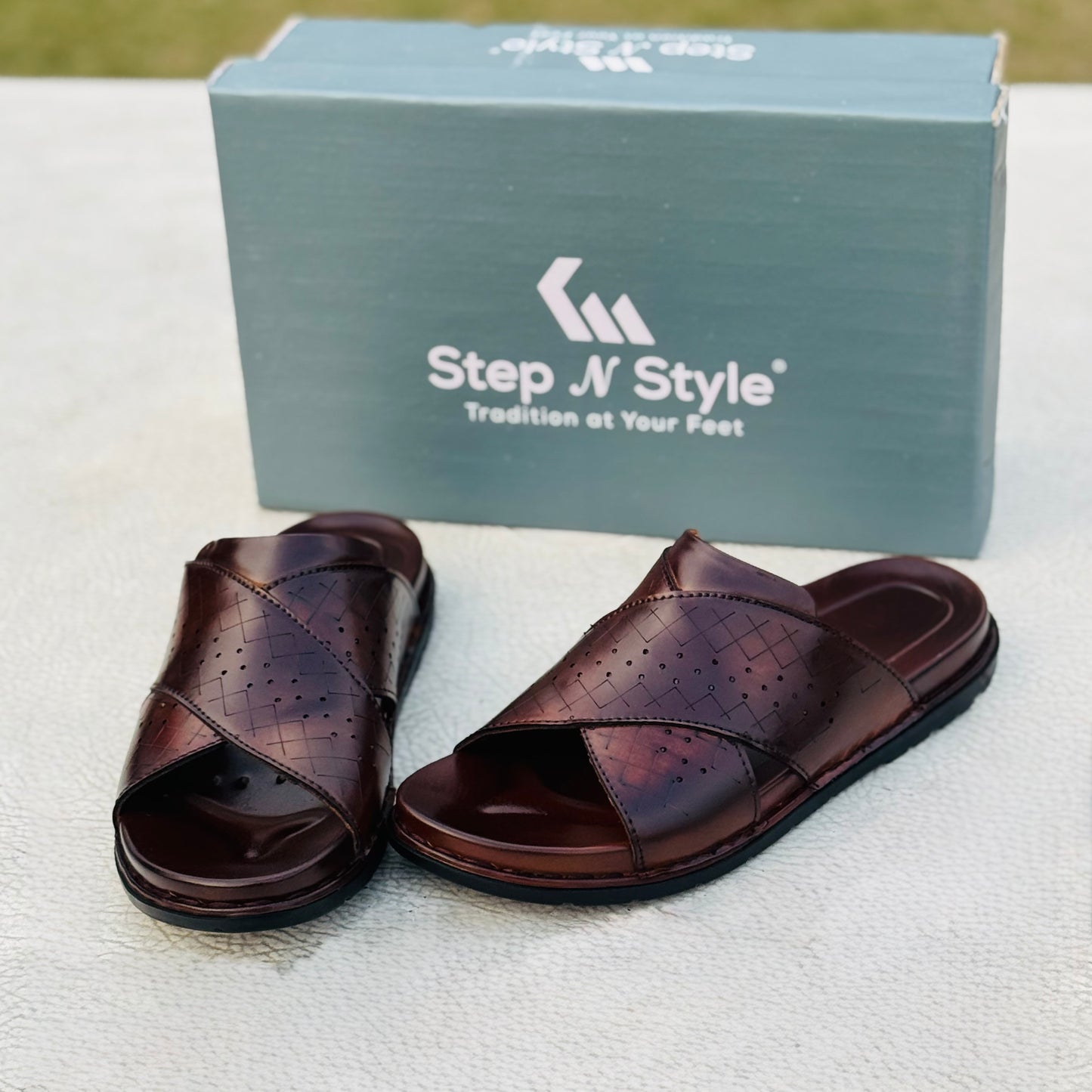 SIGNATURE X OXFORD SLIPPERS