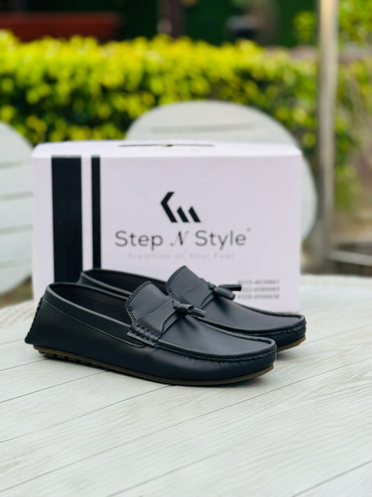 TASSEL BLACK LOAFERS